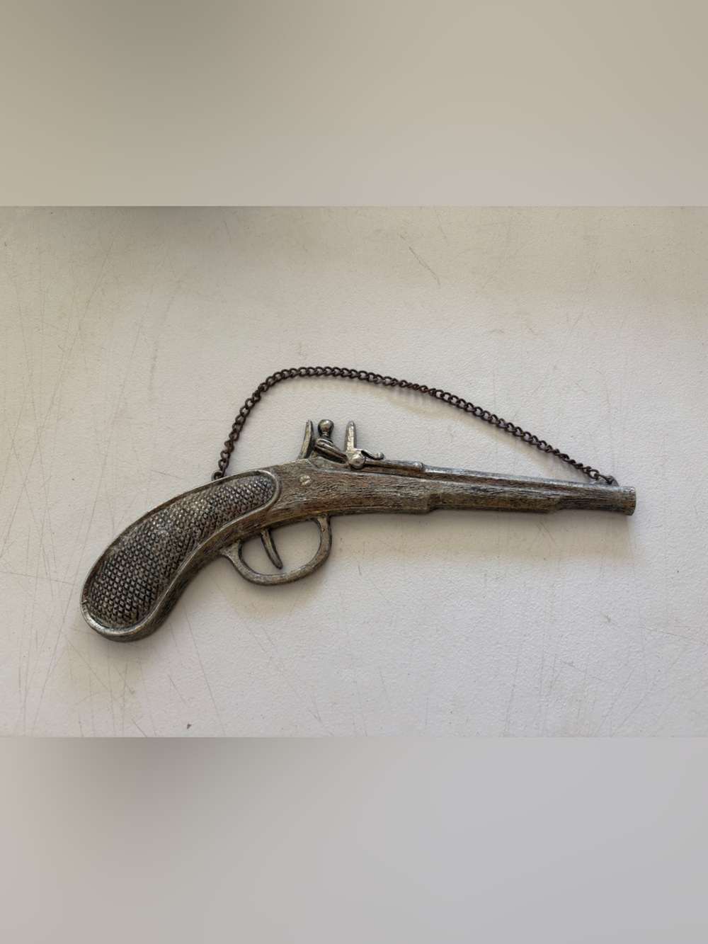 Antique-Style Decorative Flintlock Pistol Wall Hook - Silver Tone